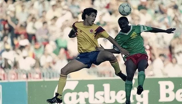 1994年世界杯，哥伦比亚球员将球踢进自家球门，回国后被打了12枪！(5)