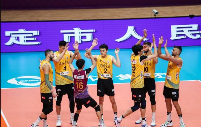 排超男排上海2-1淘汰浙江进决赛 再度与北京争冠