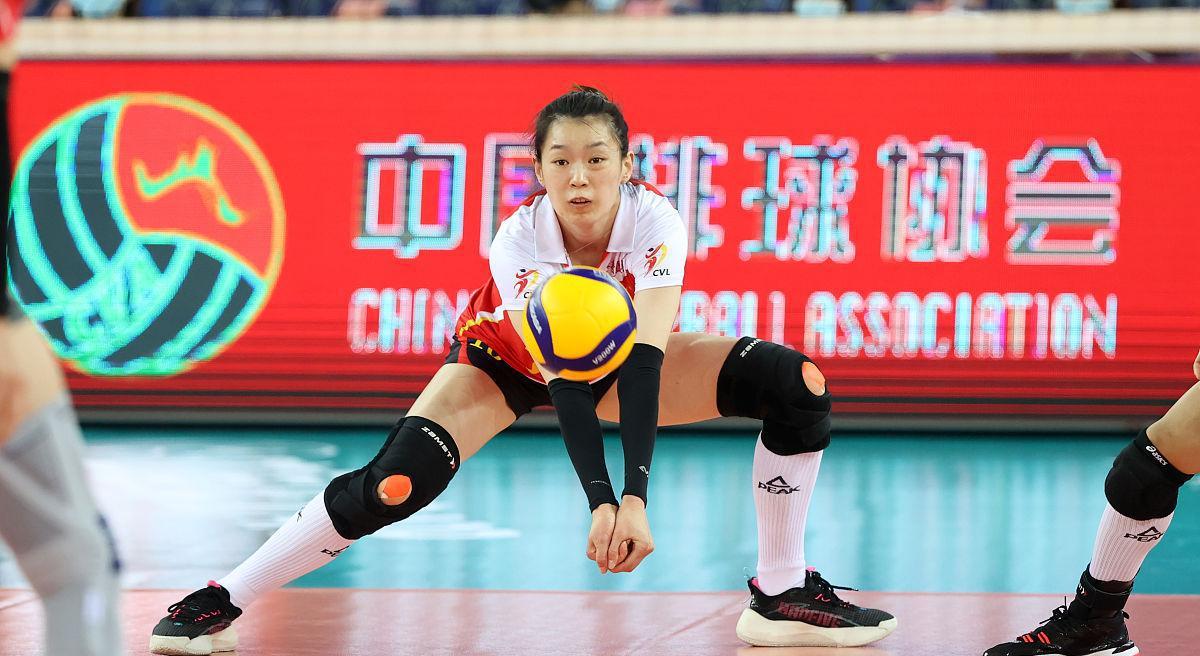 集训时间到！中国女排球员乘坐的交通工具五花八门，段放有点累啊(3)