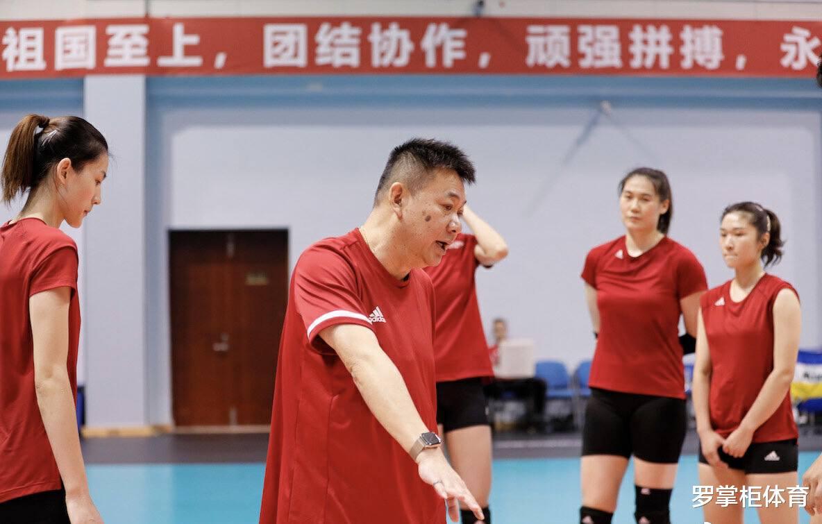 争议！中国女排主攻被末流球队“退货”，网友直呼：“耻辱”！