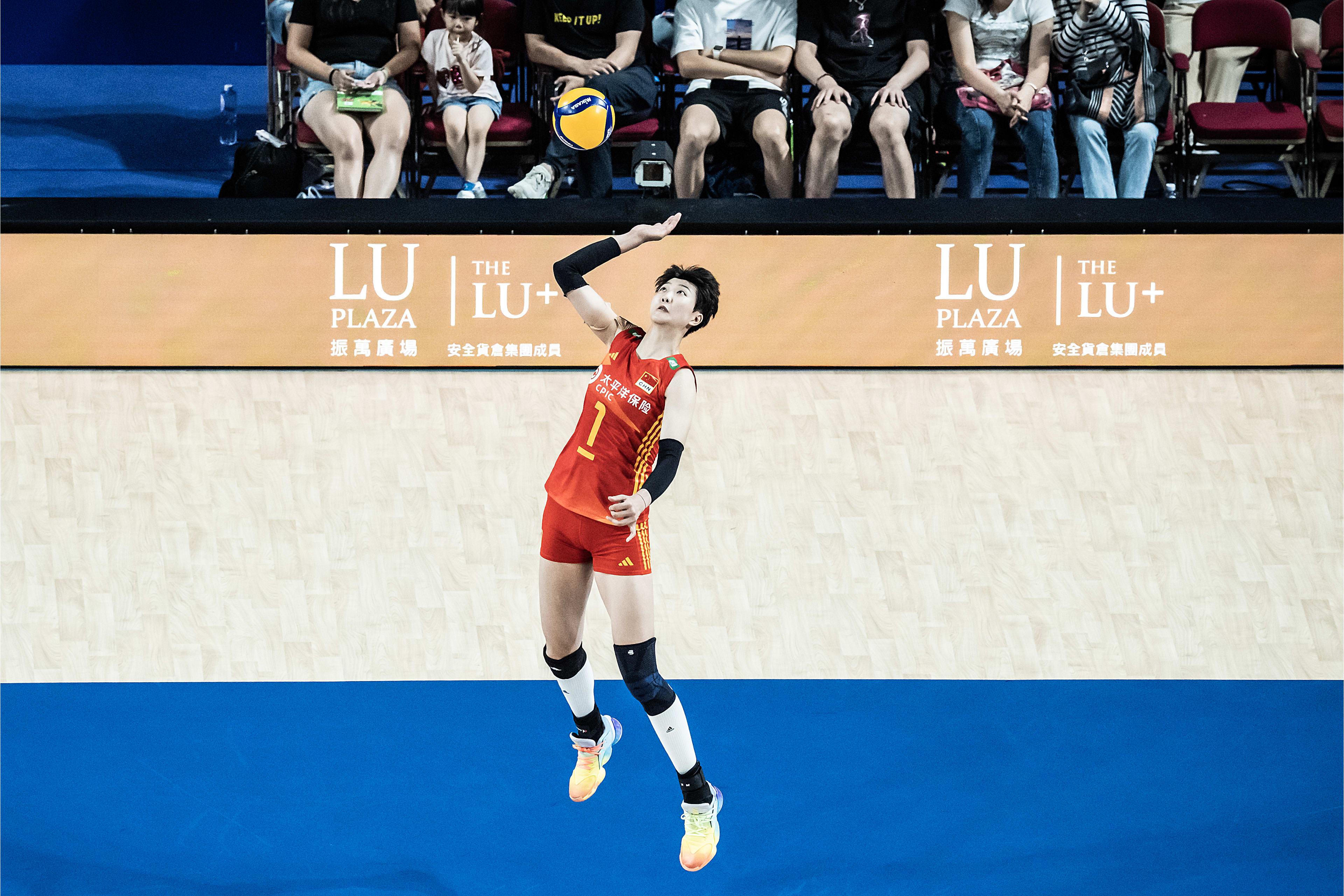 世界联赛前两周获6胜2负，只有一套阵容的中国女排露出疲态(3)