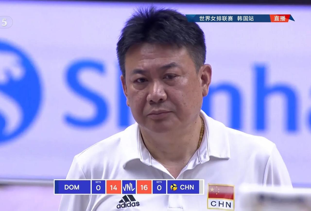 中国女排2-3负多米尼加，球员表现点评
1、李盈莹，状态回升，王者归来，大杀四方(1)
