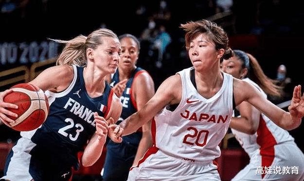 日本女篮主教练的战术板：藏在心底的自负和傲慢才是输球原因！