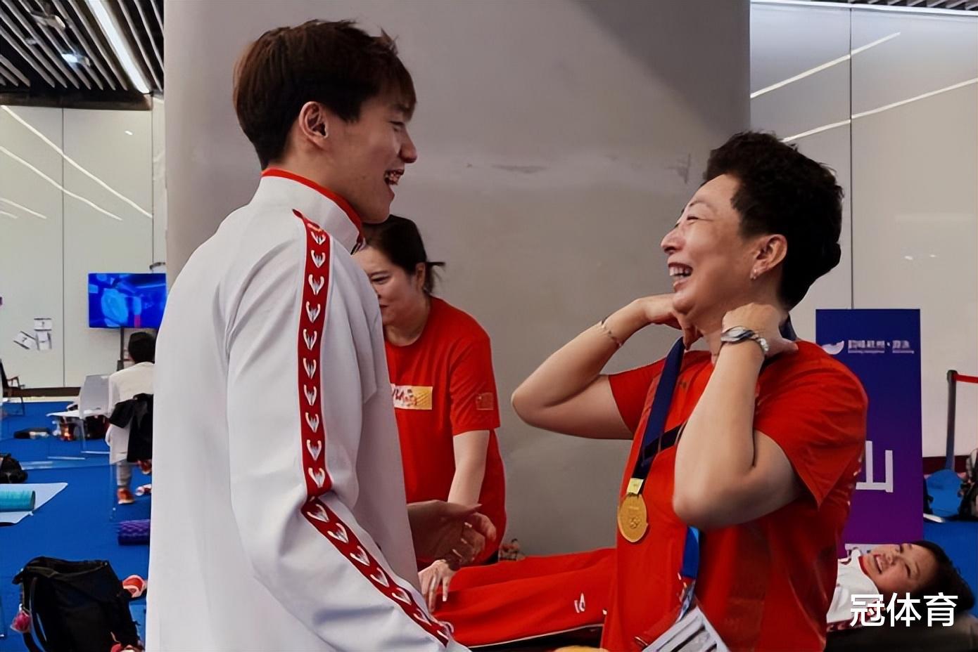 振奋人心！中国游泳传喜讯 24岁名将再破亚洲纪录 又一夺金点出炉(2)