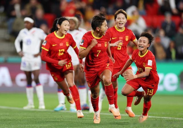 中国女足1-0击败海地，女足球员杨莉娜发文：只要相信，就会有奇迹(3)