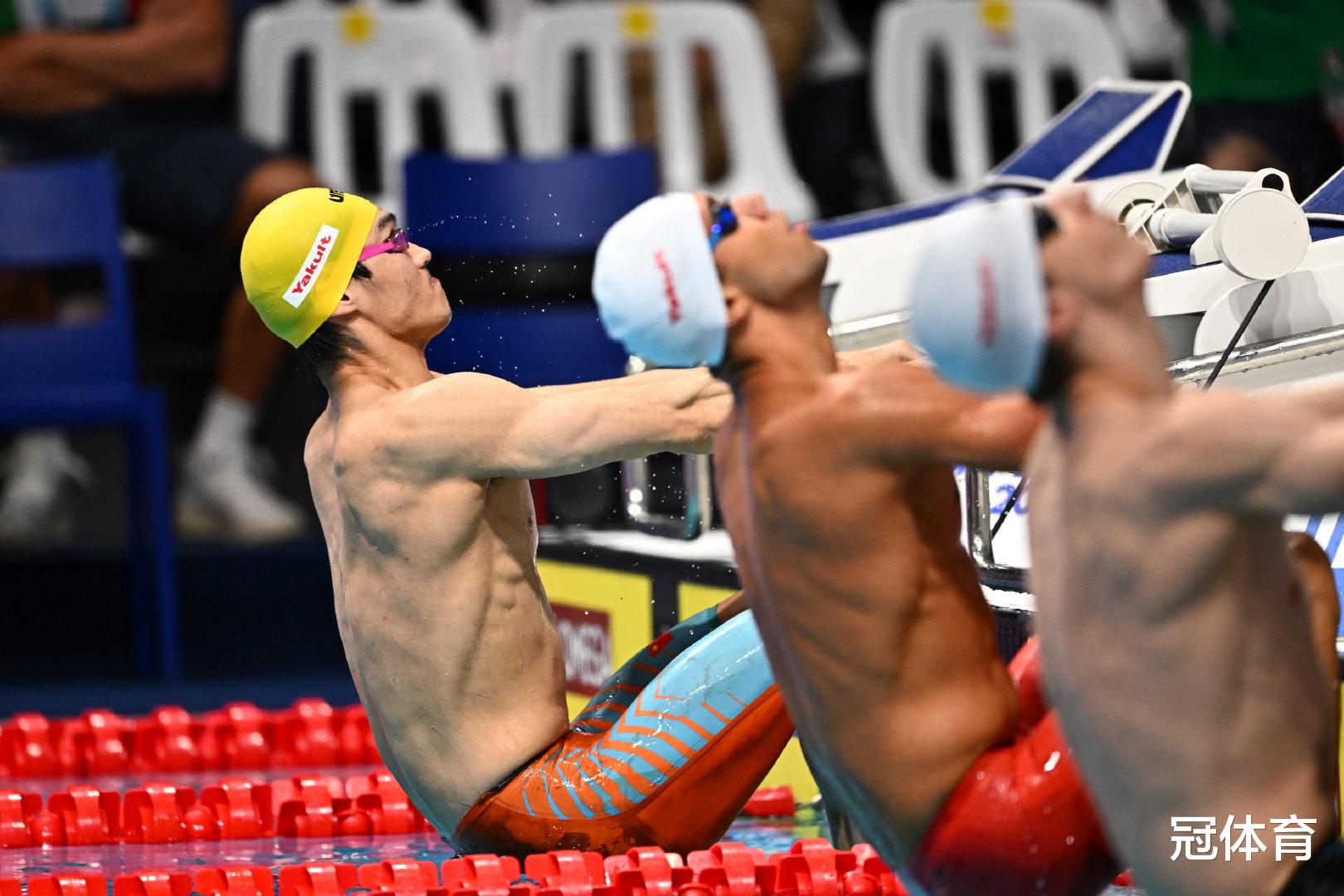 喜讯！中国游泳再破亚洲纪录，19岁小将强势晋级，接力却爆冷出局(3)