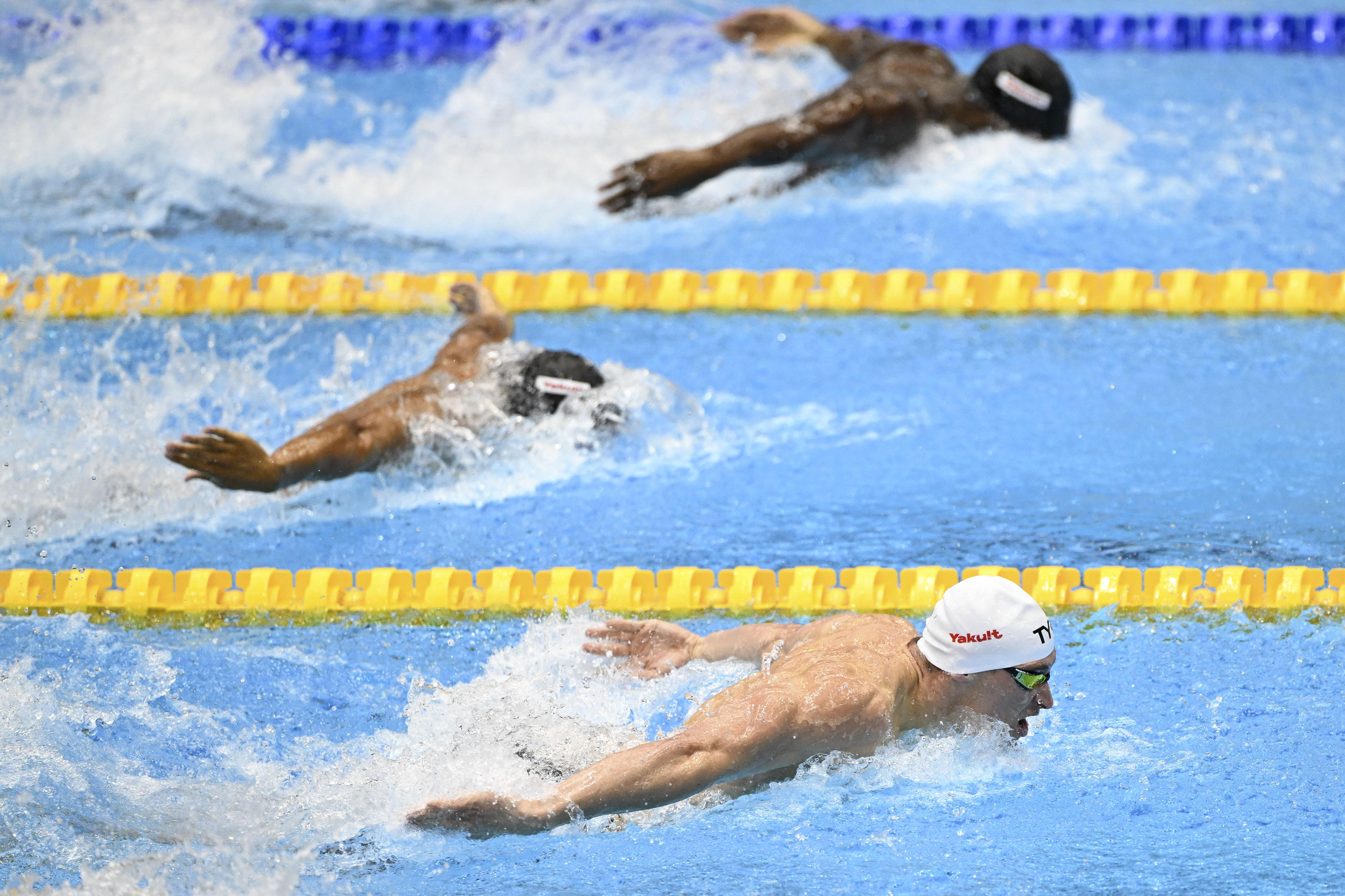 游泳——男子100米蝶泳：法国选手格鲁塞夺冠(2)