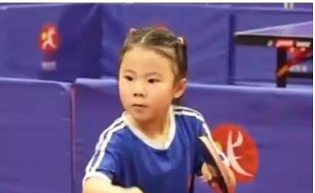 王楠女儿笑笑7岁夺冠，乒坛新星崛起！(2)