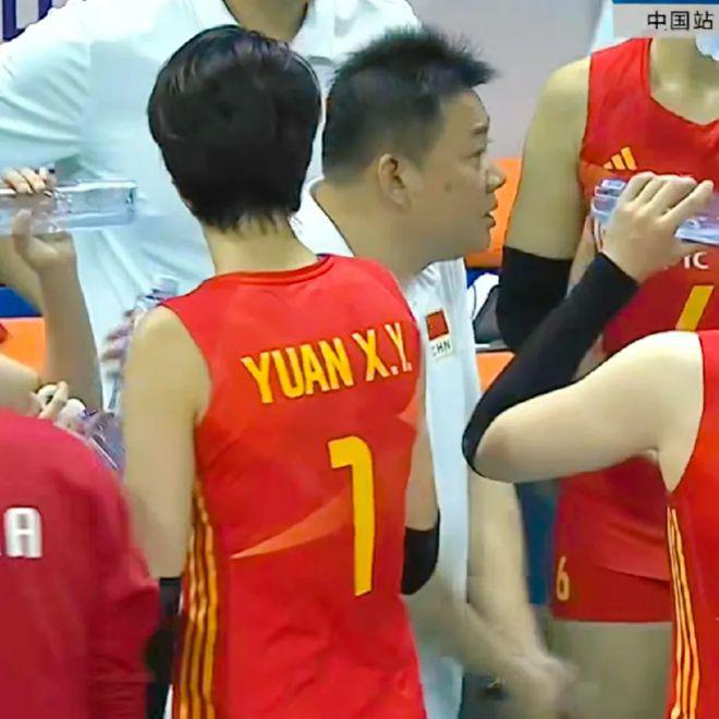 奥运资格赛前三轮中国女排总得分排名前五位的球员，天津占三席