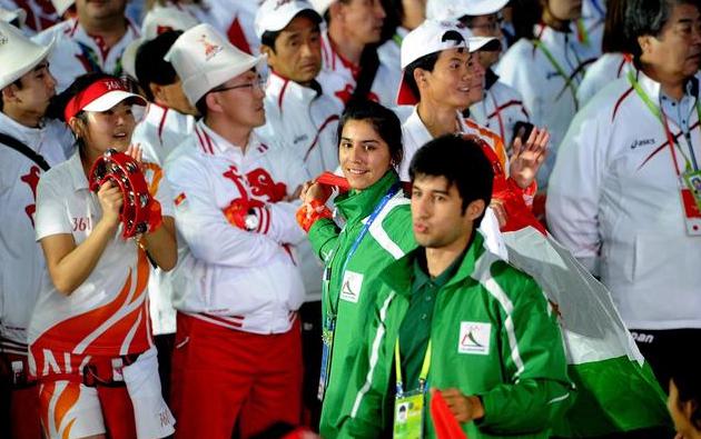 吉尔吉斯斯坦运动员们不仅在赛场上大放异彩，在场外也大放异彩