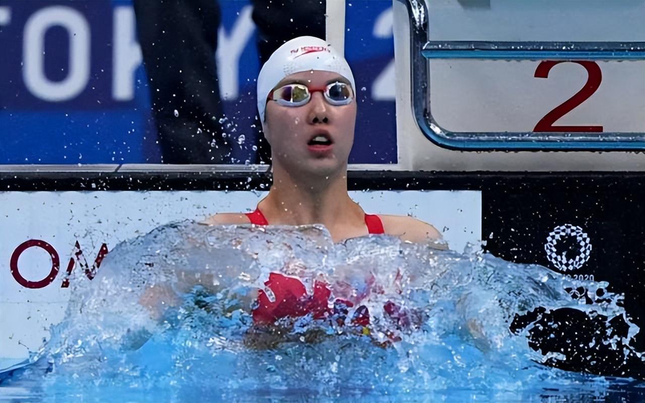 中国泳军再添1金！20岁少女险破亚洲纪录夺冠 卫冕冠军逆转摘银(1)