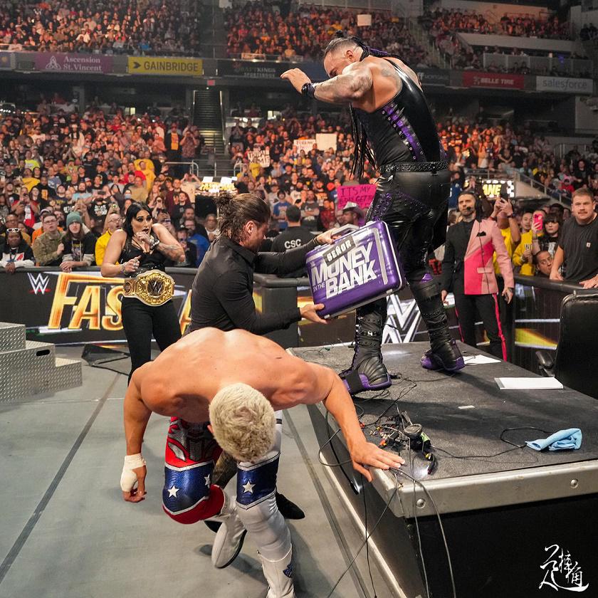 WWE审判日组合一口气输掉4条腰带，科迪又刷起了双打冠军(4)