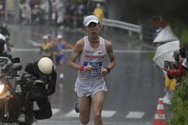 日本马拉松MGC雨中进行前八都进210 亚运冠军成绩相比进不了TOP20