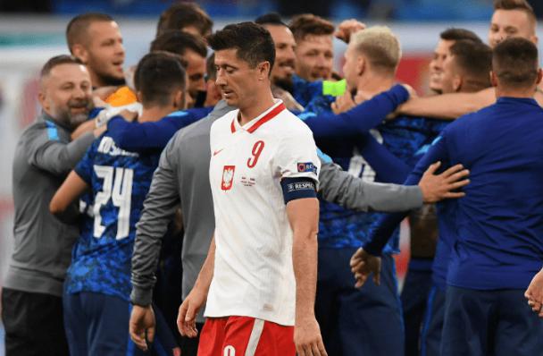 ​标题：欧洲杯预选赛战报：波兰主场1-1平摩尔多瓦，小组赛排名依旧第三(2)