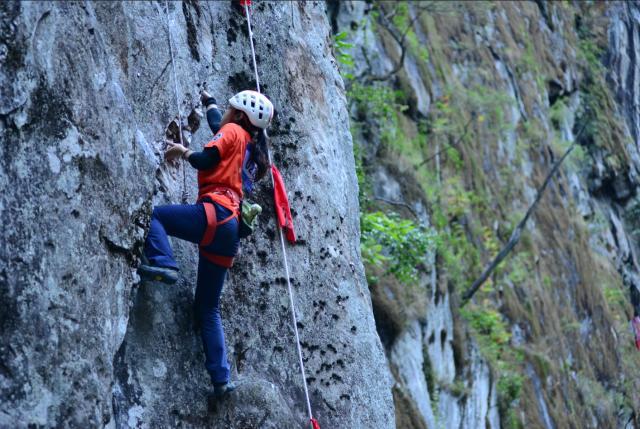 对话自然岩壁攀岩选手：攀岩的乐趣在于挑战自我(2)
