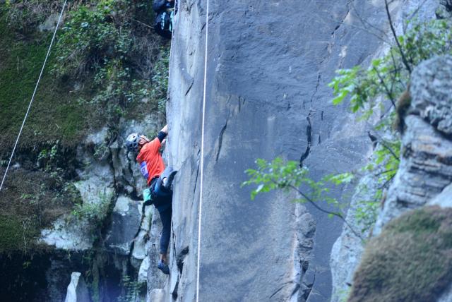 对话自然岩壁攀岩选手：攀岩的乐趣在于挑战自我(4)