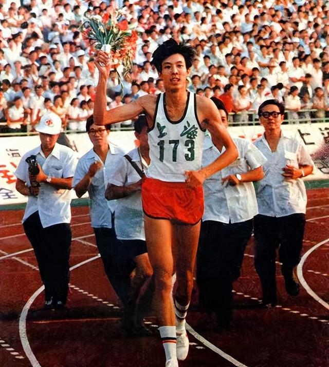 跳高之王朱建华：三次破世界纪录，因奥运丢冠遭羞辱被迫早早退役(8)
