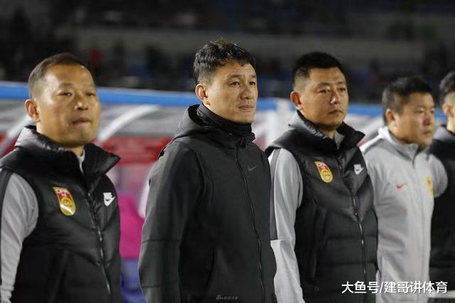 名记赧郎：郝伟是个好教练，中国足球的寒冬挺难过(1)
