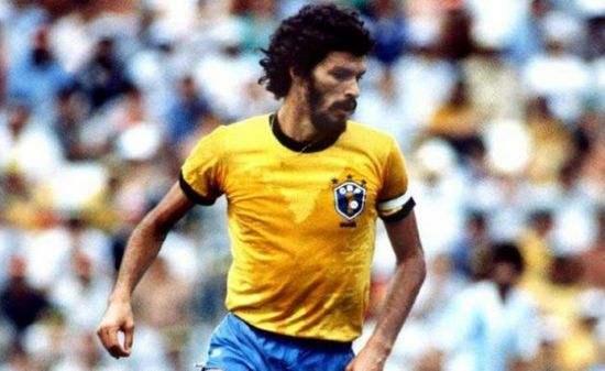 巴西足球历史上的十大巨星，你最喜欢哪一位？(3)