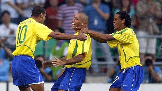 巴西足球历史上的十大巨星，你最喜欢哪一位？(12)