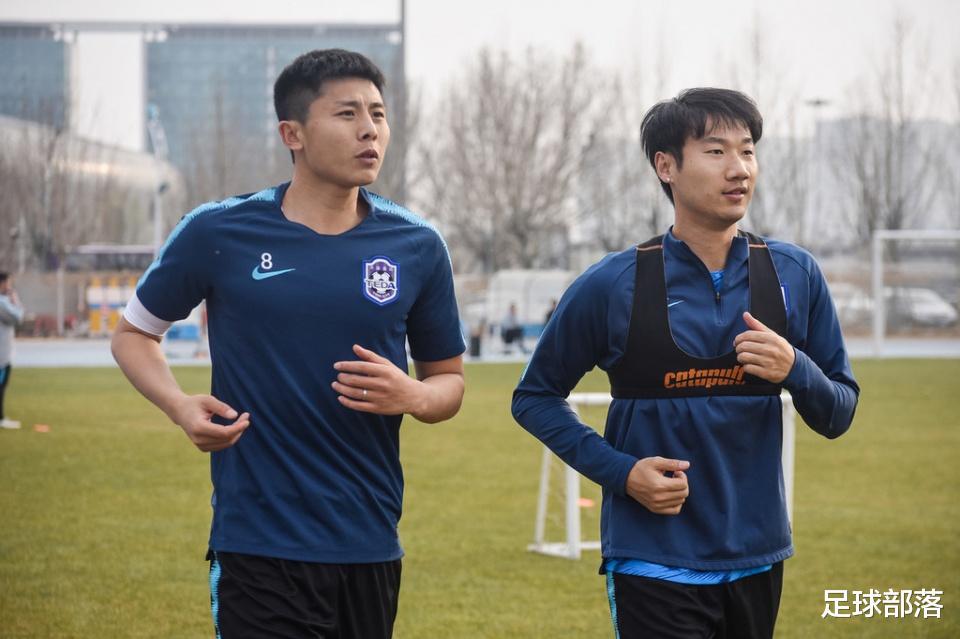 泰达两名武汉籍球员进行隔离未参加冬训 封城前家人来天津过年