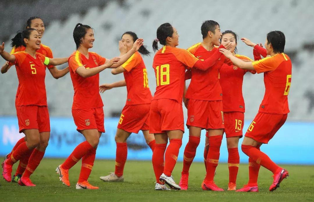 中国女足冲奥首战大胜告终，障碍重重但她们还是熬过来了！