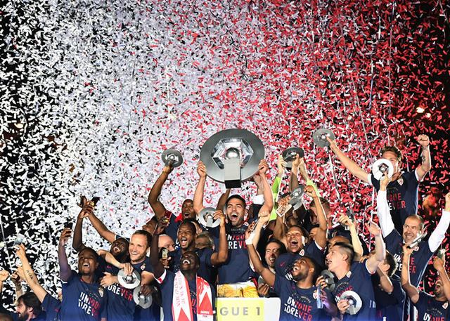 法甲摩纳哥队长2017年 摩纳哥时隔17年再度捧起法甲冠军奖杯(1)