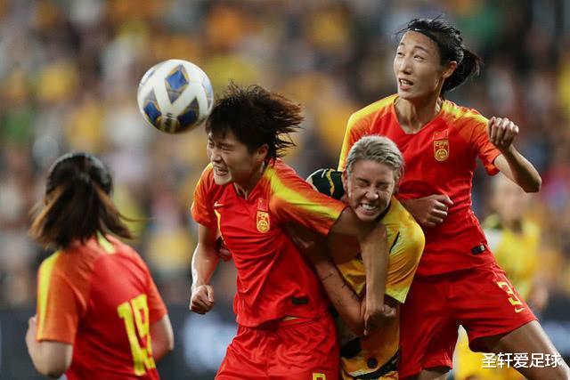 中国女足1-1补时阶段被绝平，贾秀全于央视正面回应：与队员无关(4)