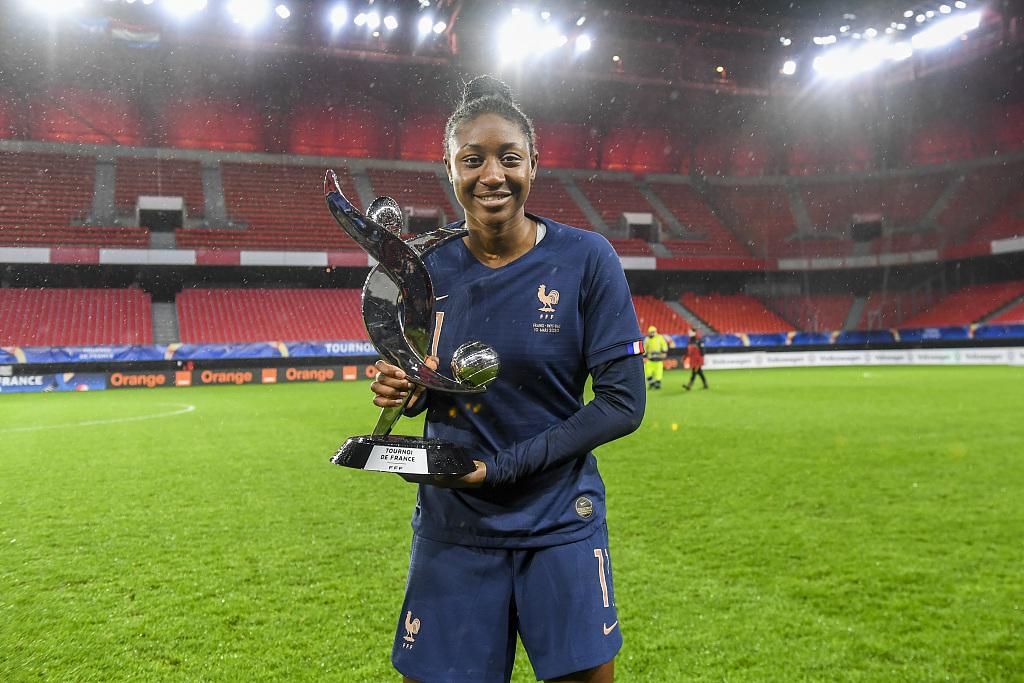 月薪3万欧, 巴黎女足前锋成世界第二高薪女足球员