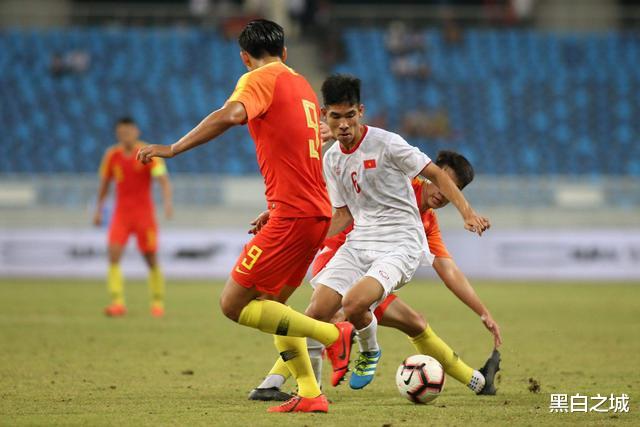 大胆！越南竟敢质疑中国足球：归化球员没用，这钱不如搞青训(2)