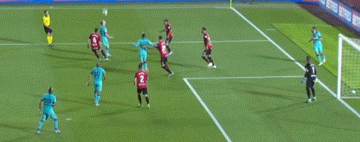 【西甲】梅西1射2传 阿尔瓦1球1助 巴萨客场4比0胜(2)