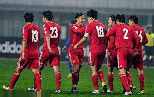 中国足协是否应该放弃10年国家队成绩将全力陪养青少年足球？(5)