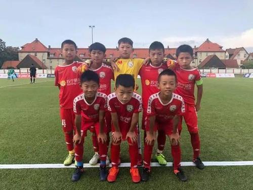 中国足协是否应该放弃10年国家队成绩将全力陪养青少年足球？(10)