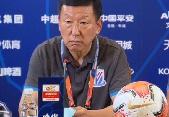 记者: 申花之胜让中国球员更有信心, 修正依靠大牌外援的惯性思维