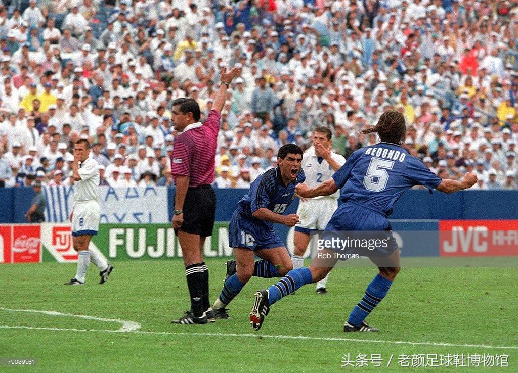 意甲94年用球 1994年世界杯足球鞋大盘点(14)