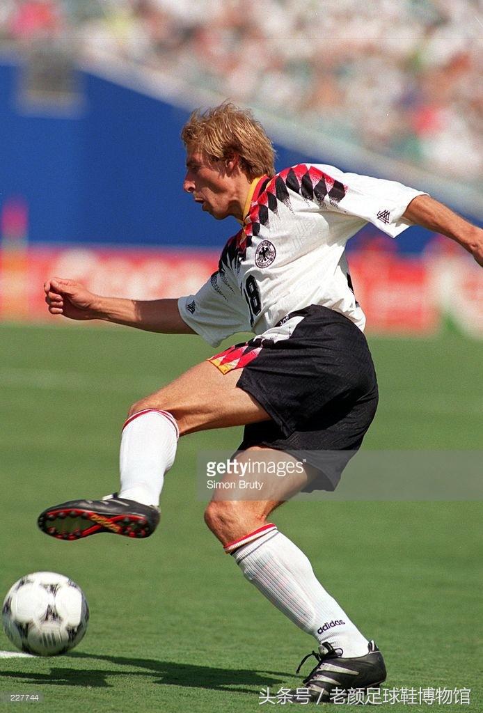 意甲94年用球 1994年世界杯足球鞋大盘点(33)
