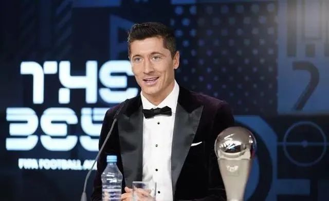 《不屈的波兰白鹰》莱万荣膺2020世界足球先生(9)