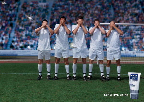 欧冠足球广告 那些妙趣十足的足球创意广告(35)
