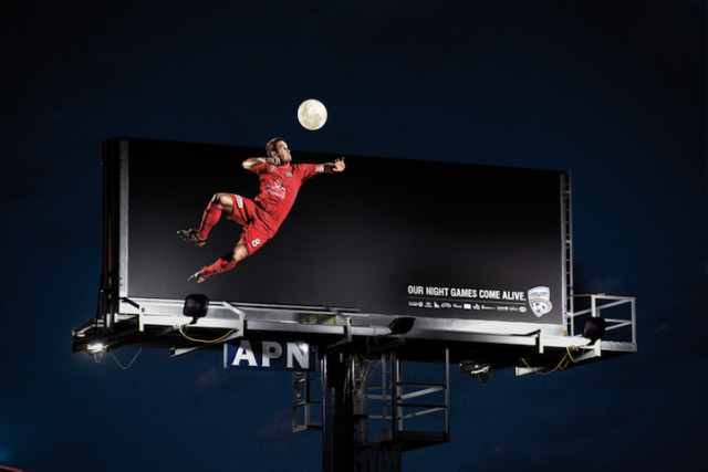 欧冠足球广告 那些妙趣十足的足球创意广告(36)