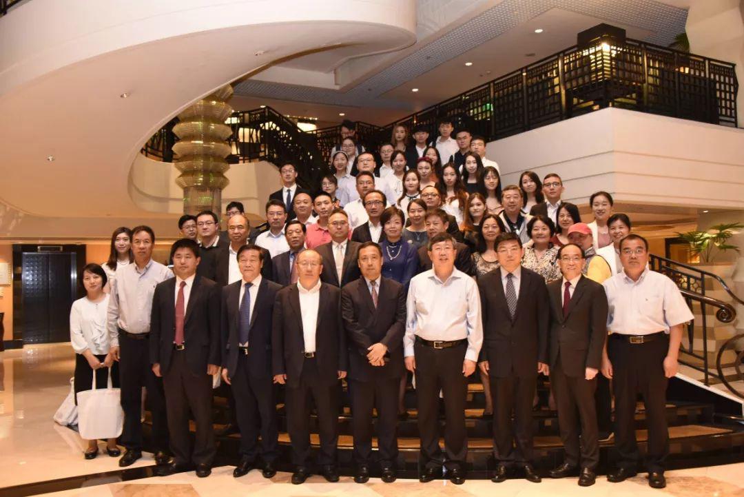 郑大合同法甲公司与一香港公司 郑大香港校友会成立了