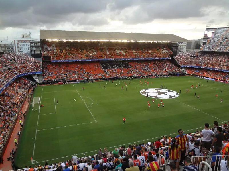 巴 西甲球场 西班牙旅游新地标——足球场(26)