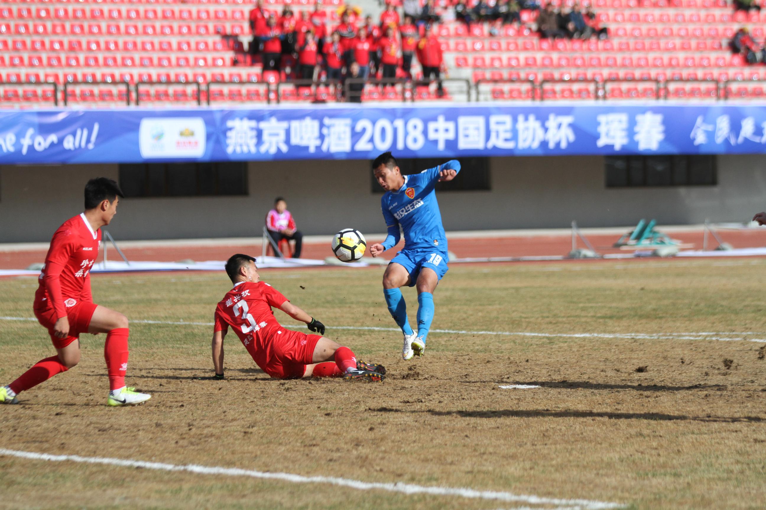 中超最差的场地 中国足球联赛最差场地在延边北国主场(3)