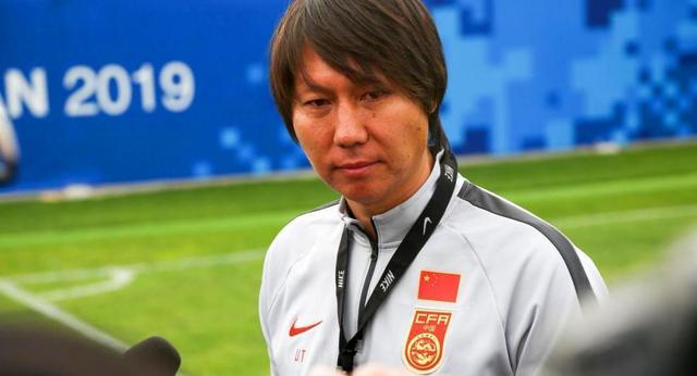 米卢：在多哈等着你带领中国队进世界杯！武磊直播连线他交流经验(5)