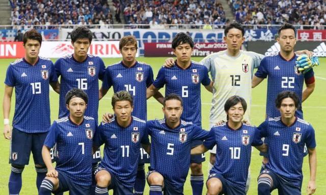 韩日大战日本队大胜的背后，首发8名海归，中国足球差距多少年？(3)