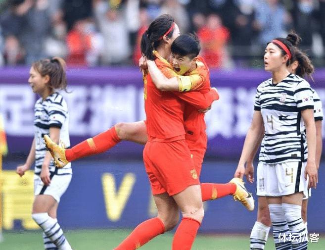 韩媒盘点中国女足“三宗罪”：球员拖延时间，球迷不守规矩，不配赢球(4)