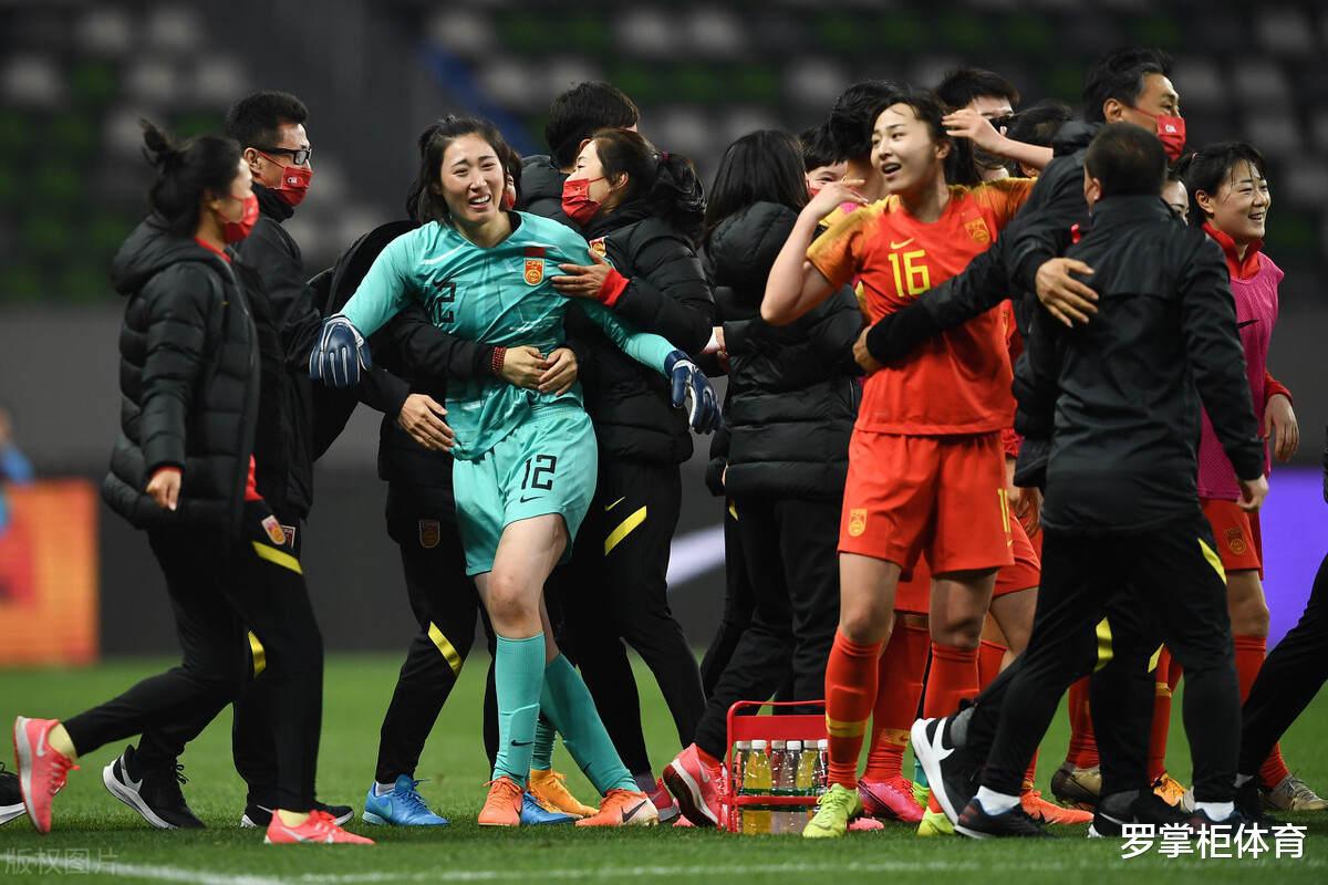 中国女足喜迎一位世界级门将，生死战表现不俗，赢得球迷点赞(2)