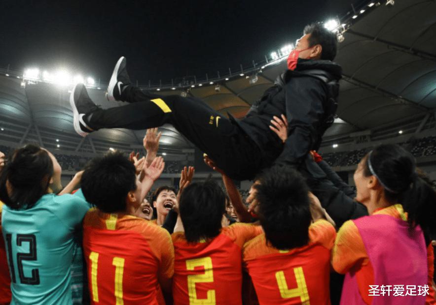 独造12球！王霜终于迎来爆发，中国女足小组出线不利：她成为关键(12)