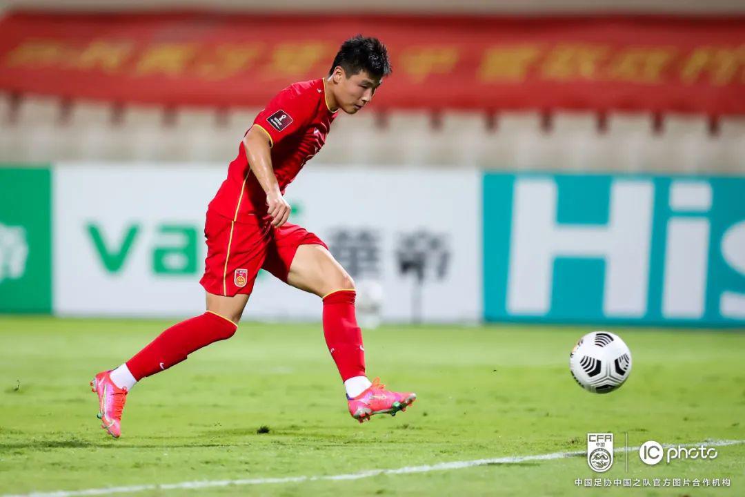 中国男足5-0大胜马尔代夫  李铁满意球员表现(2)
