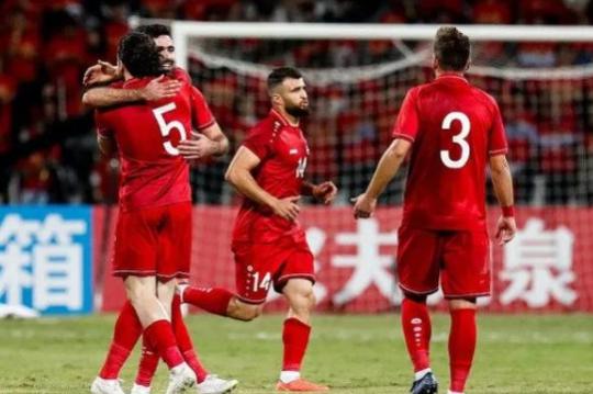 40强赛最后1轮，乌兹足协主席突赶沙特，约旦比赛晚国足1小时开打(1)