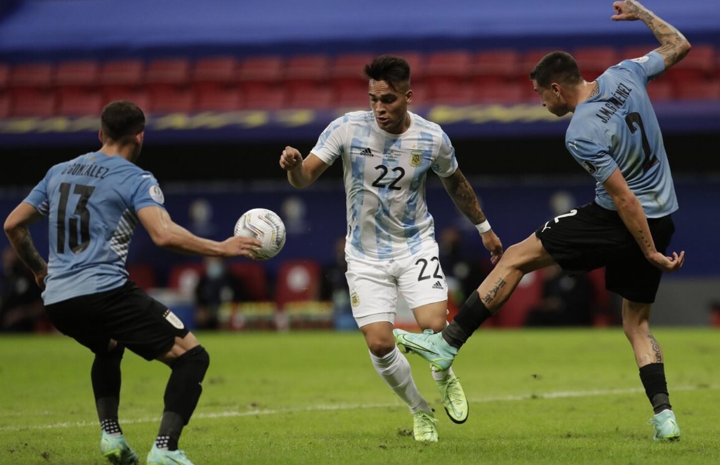 阿根廷1-0击败世界第9，梅西助攻，苏亚雷斯哑火，曼联锋霸0射门(4)